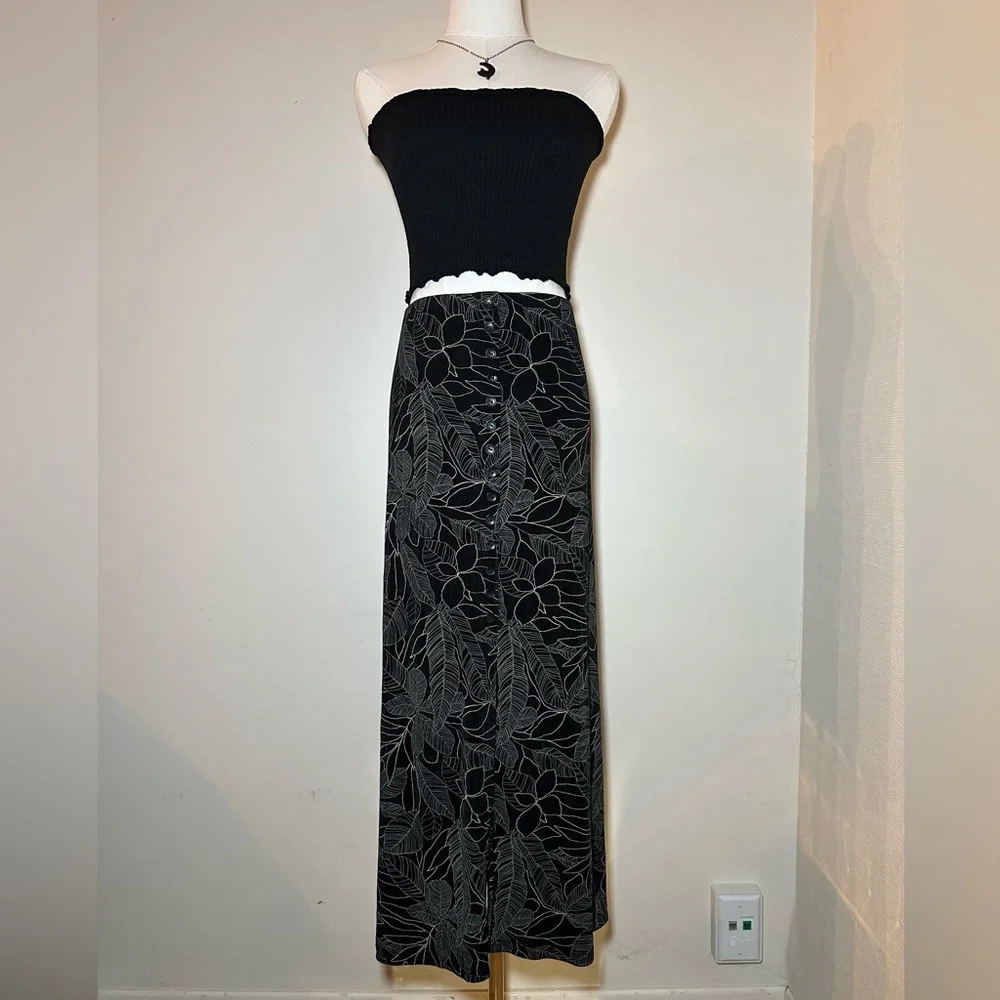 JM Collection Black Floral Maxi Skirt - Picture 4 of 6